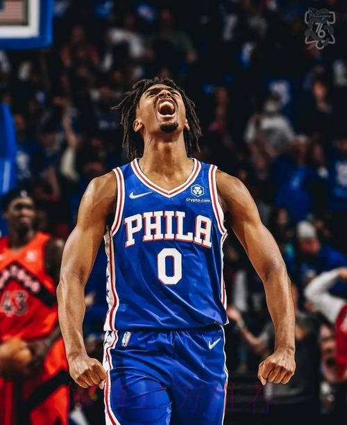 76人社媒:祝贺全明星球员马克西拿到职业生涯最高的8次抢断 76人社媒:祝贺全明星球员马克西拿到职业生涯最高的8次抢断